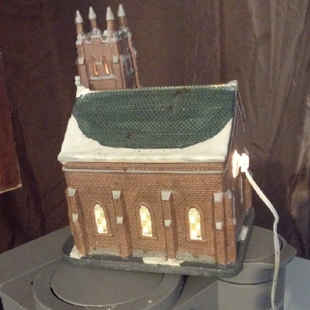 Lighted Church With Bell Tower 🗼 Multi Windows